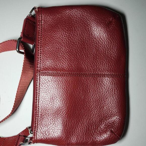 Calvin Klein Women's Red Leather Crossbody Shoulder Bag - Picture 4 of 11